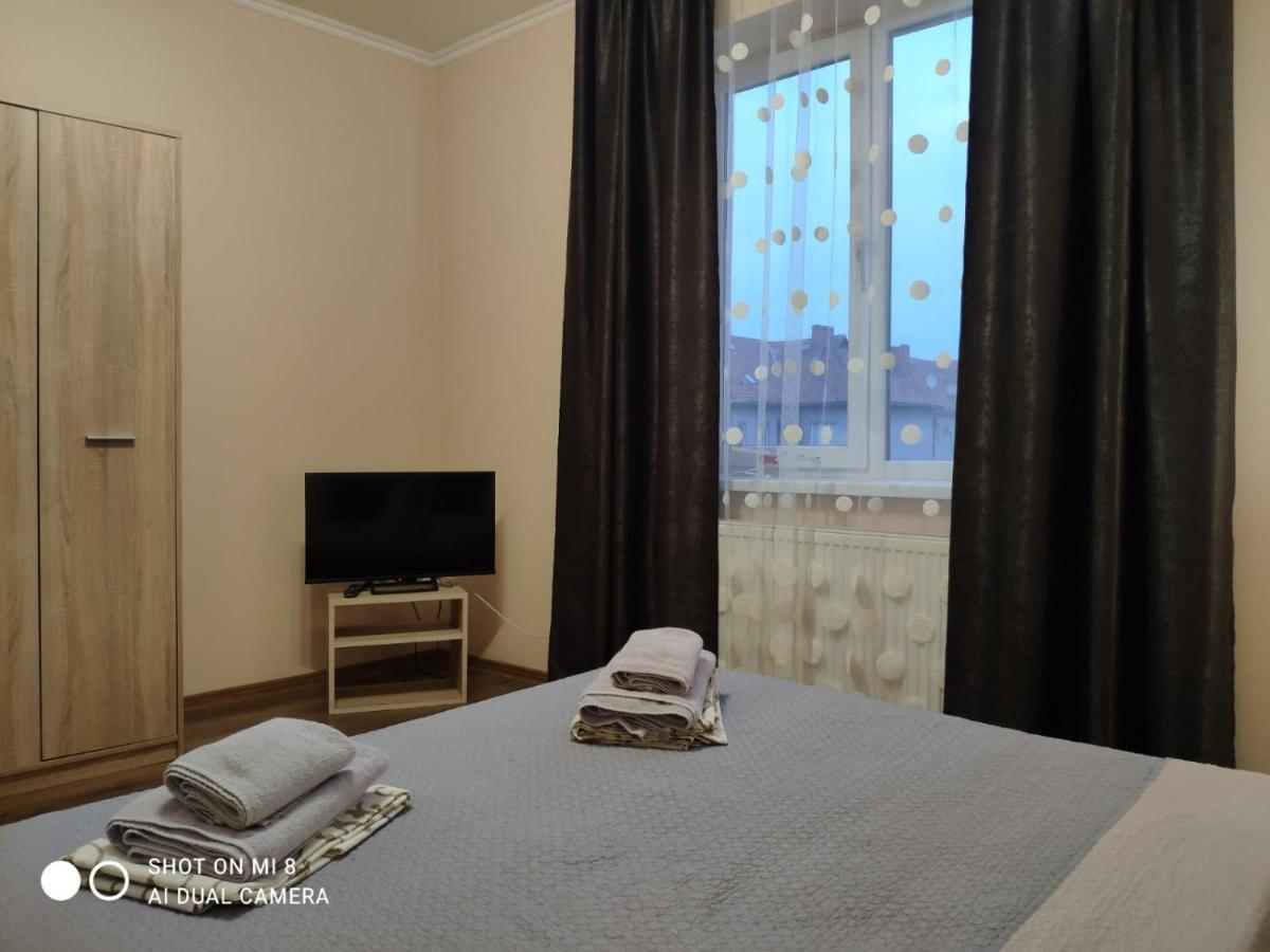 Apartments Domovik Мостова 5 Кв 44 Mukacheve Ngoại thất bức ảnh