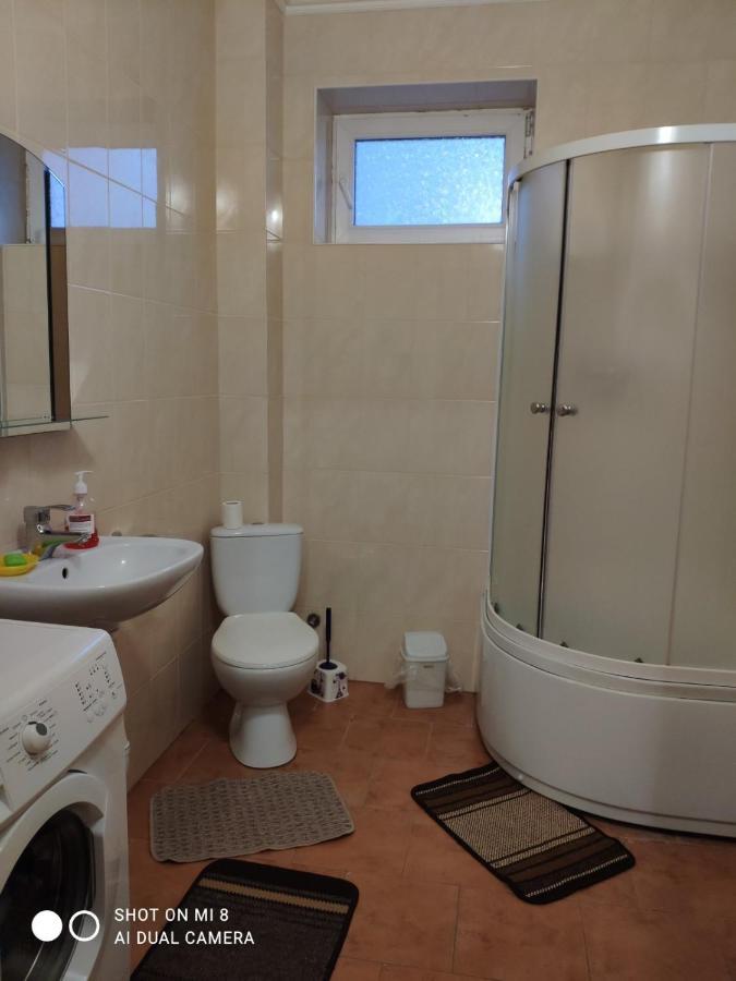 Apartments Domovik Мостова 5 Кв 44 Mukacheve Ngoại thất bức ảnh